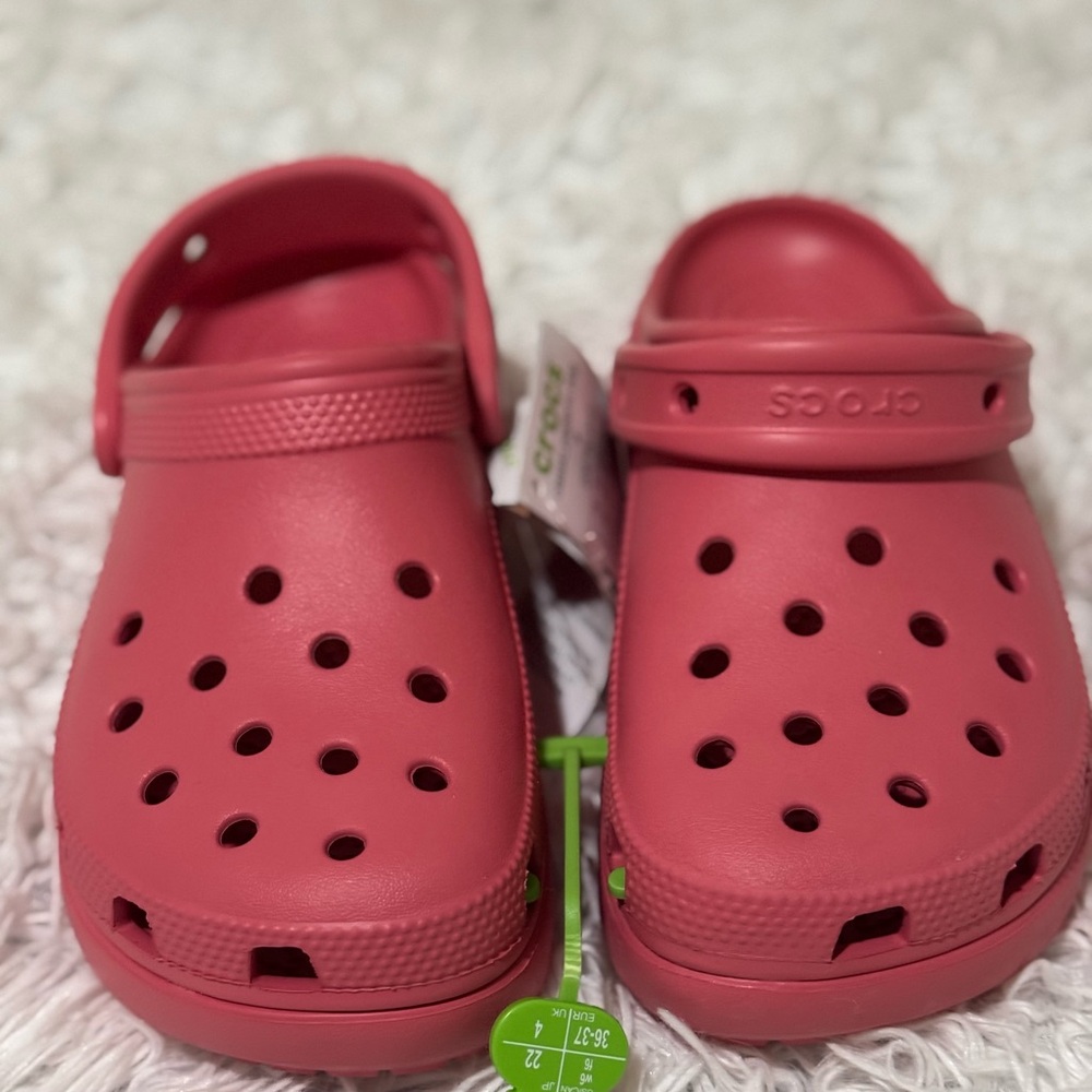 CROCS blush Sandals with Ventilation and Heel Strap